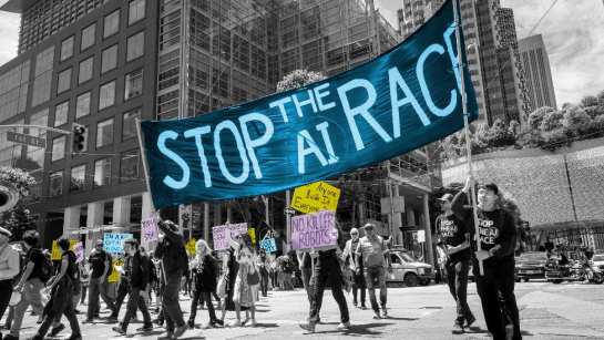 Betogers dragen een spandoek met de tekst Stop the AI race